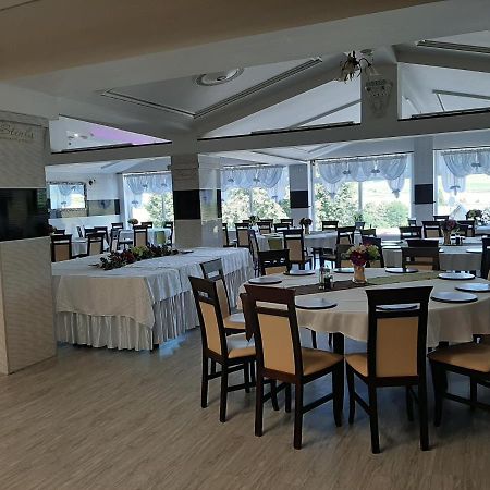 Restaurant And Pension Stenly Spissky Stvrtok Dış mekan fotoğraf