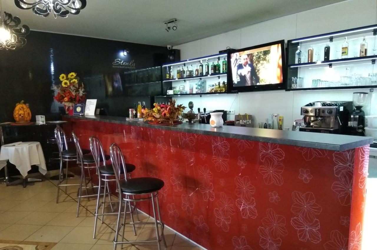 Restaurant And Pension Stenly Spissky Stvrtok Dış mekan fotoğraf